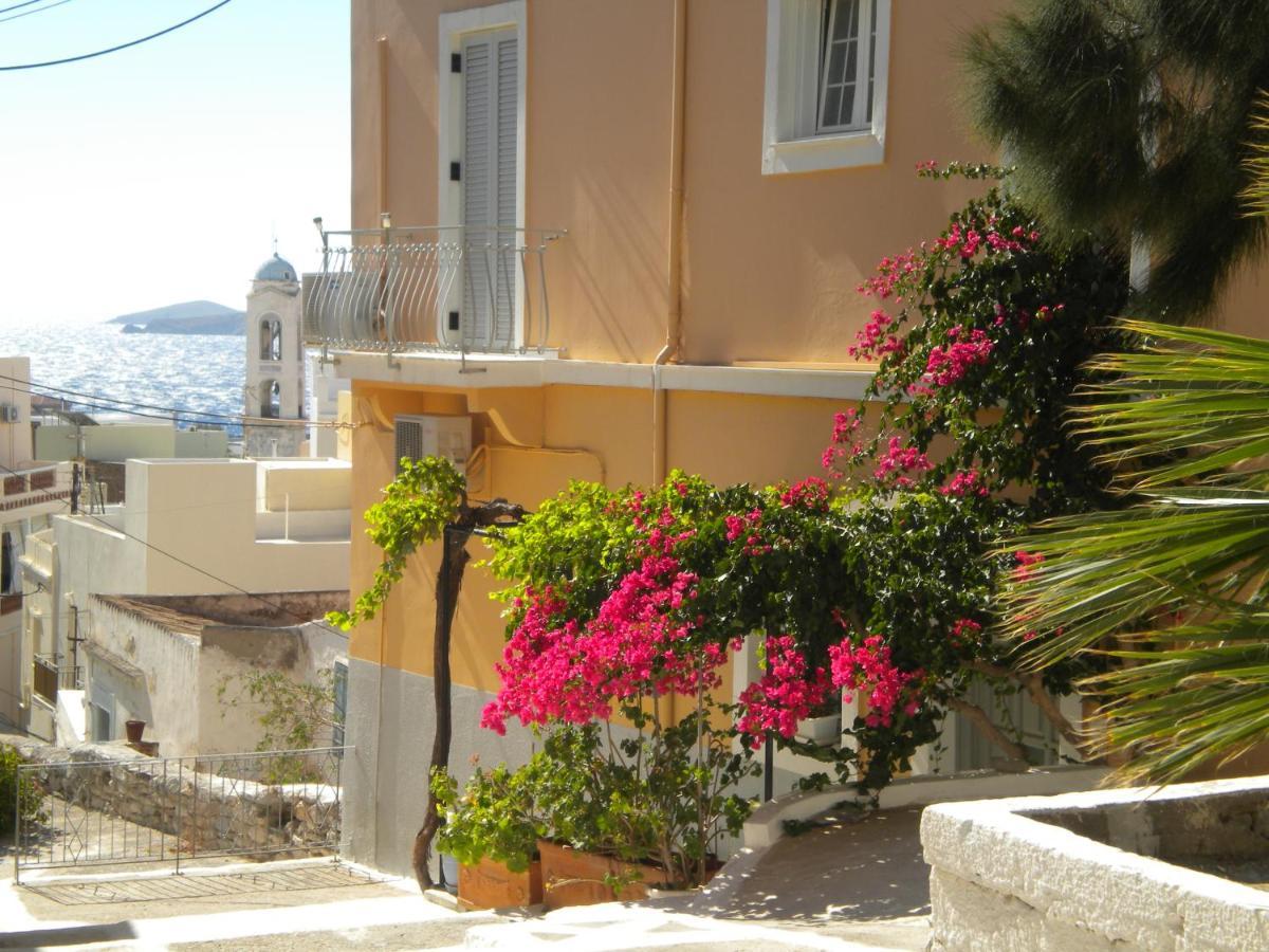 Aeolia Apartment *